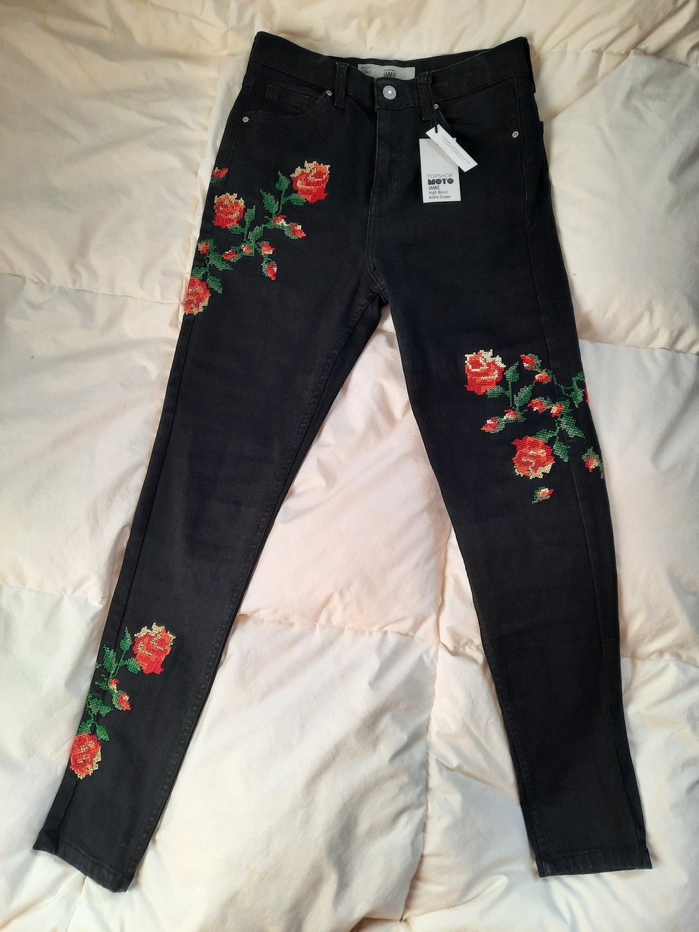 Topshop Moto Jamie High Waist Black Skinny Jeans with Red Rose Embroidery